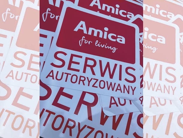 Naklejki reklamowe Amica zabezpieczone laminatem UV błysk